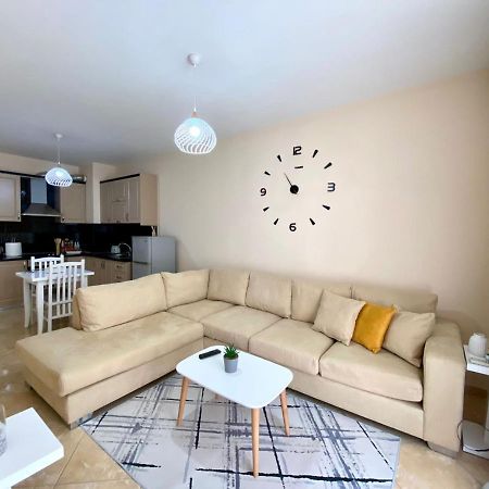 Chlo Apartment 2 Tirana Exterior photo