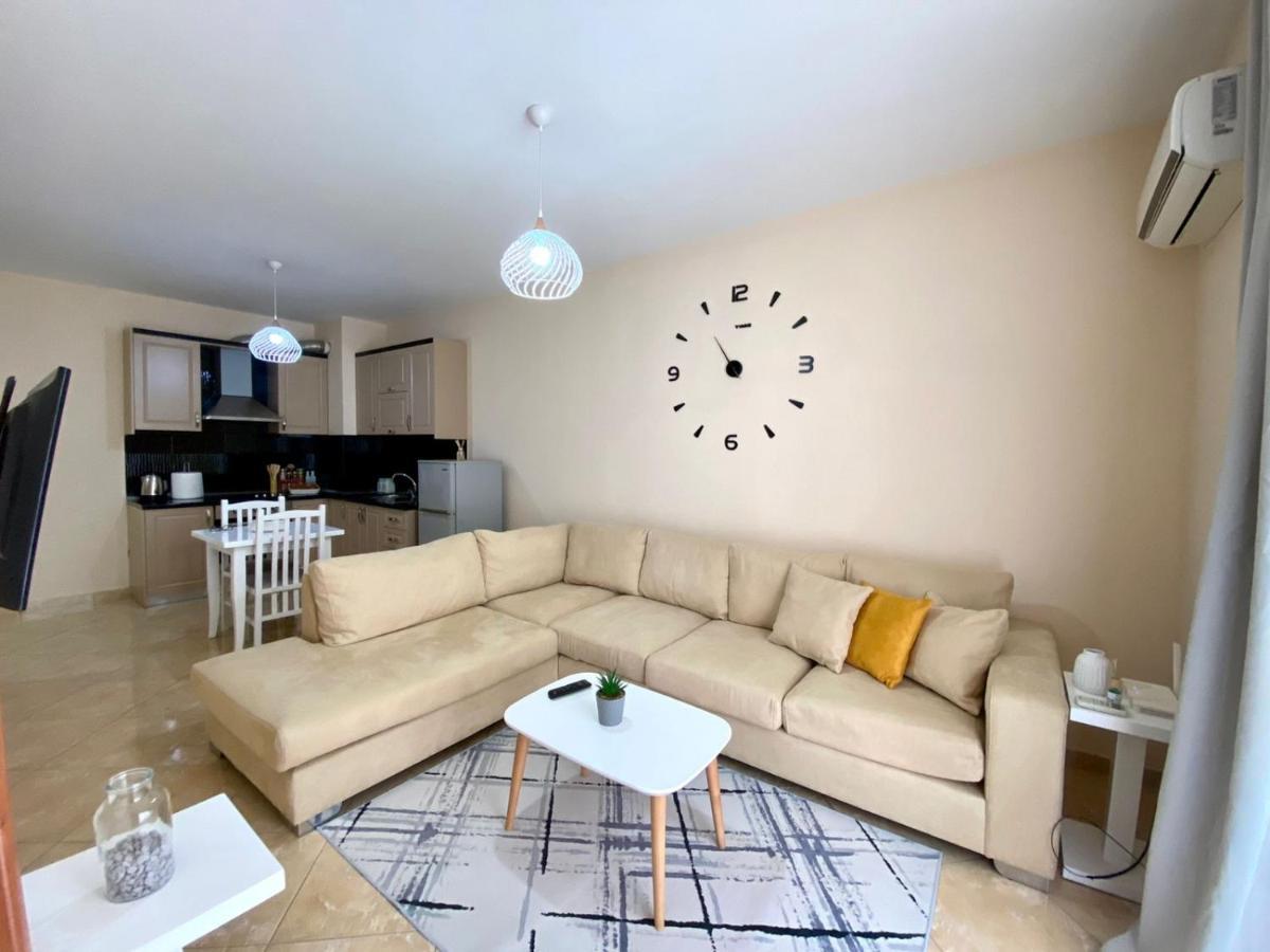 Chlo Apartment 2 Tirana Exterior photo